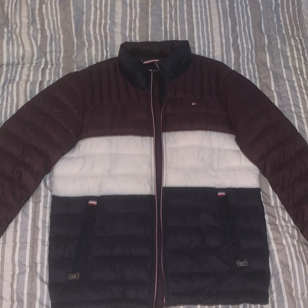 Tommy Hilfiger multicolor puffer jacket. Perfect condition. Size small